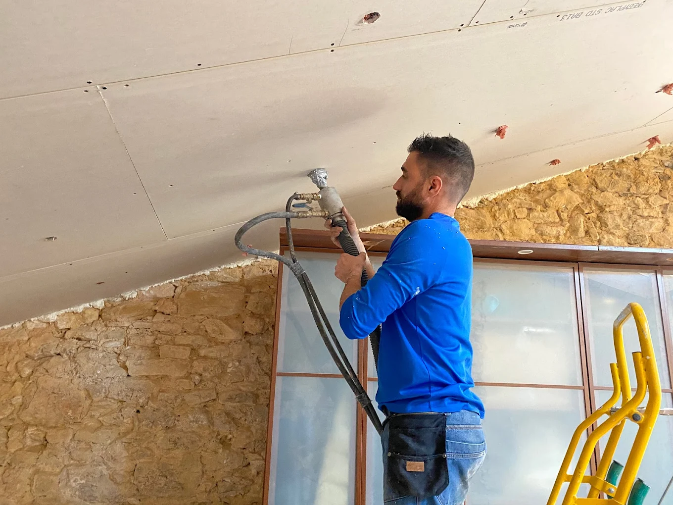 Chantier d'isolation par injection — Inject Isolation Nord